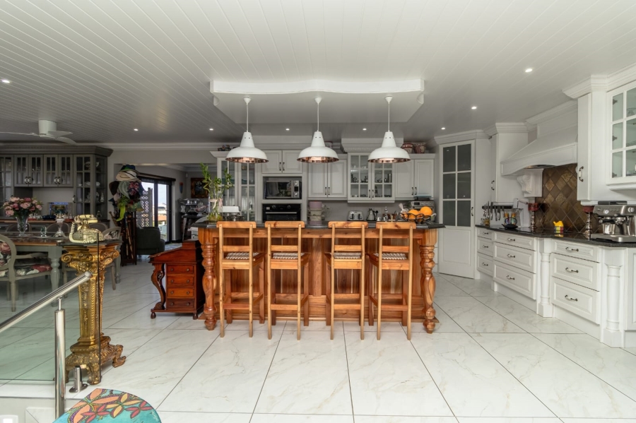 4 Bedroom Property for Sale in Monte Christo Western Cape
